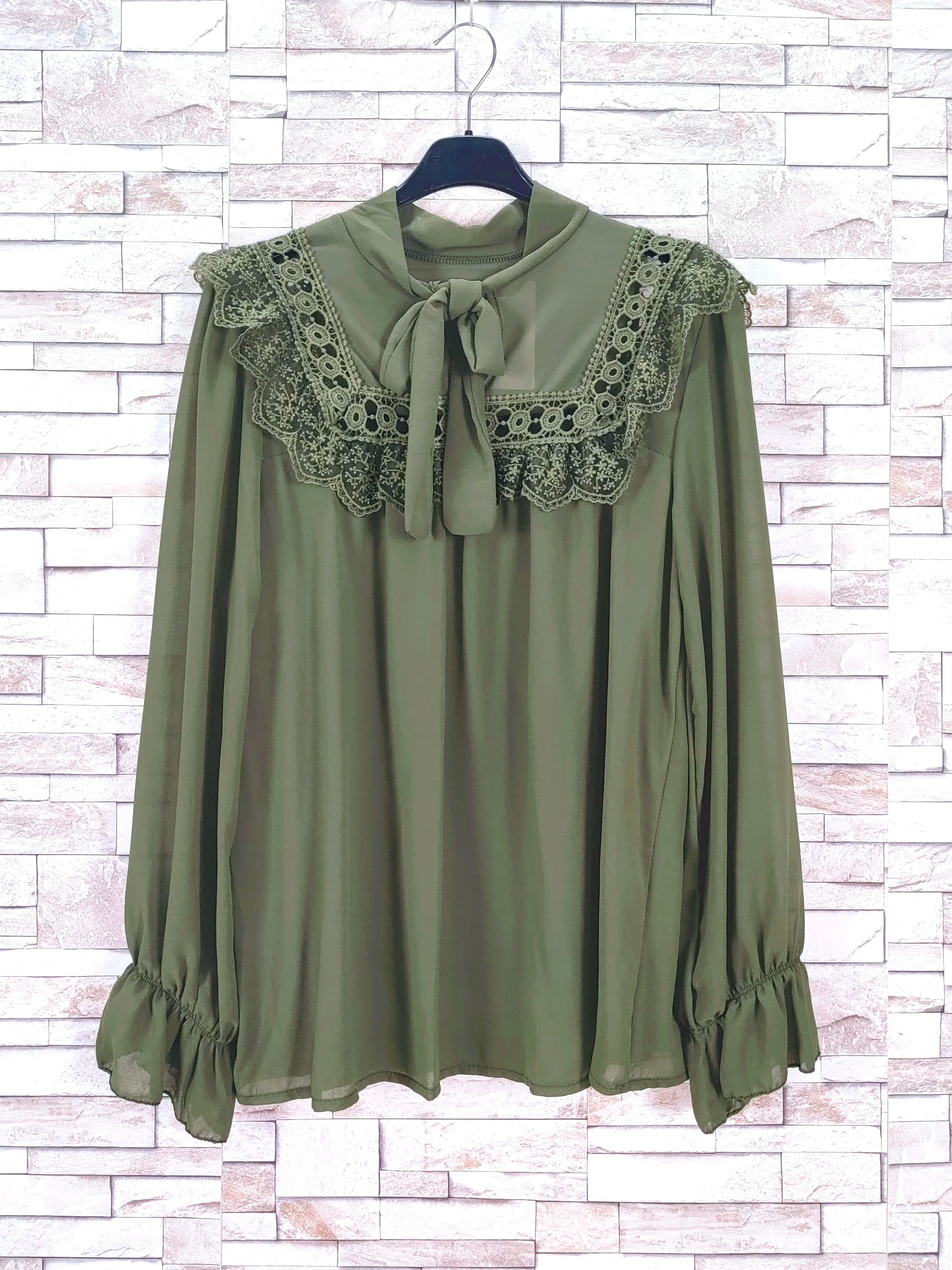 Blouse col lavallière（x9）