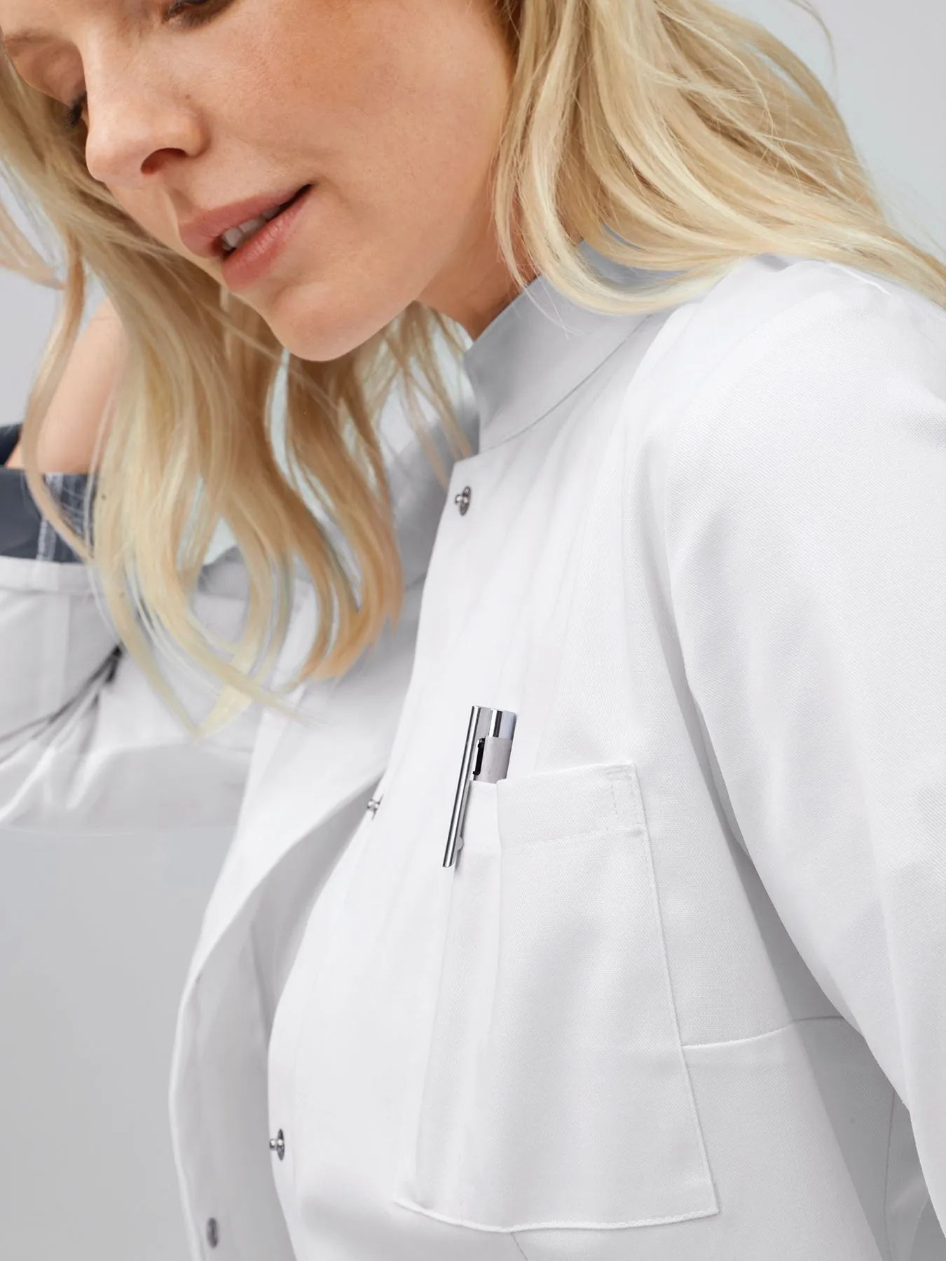 Blouse médicale avec détails colorés