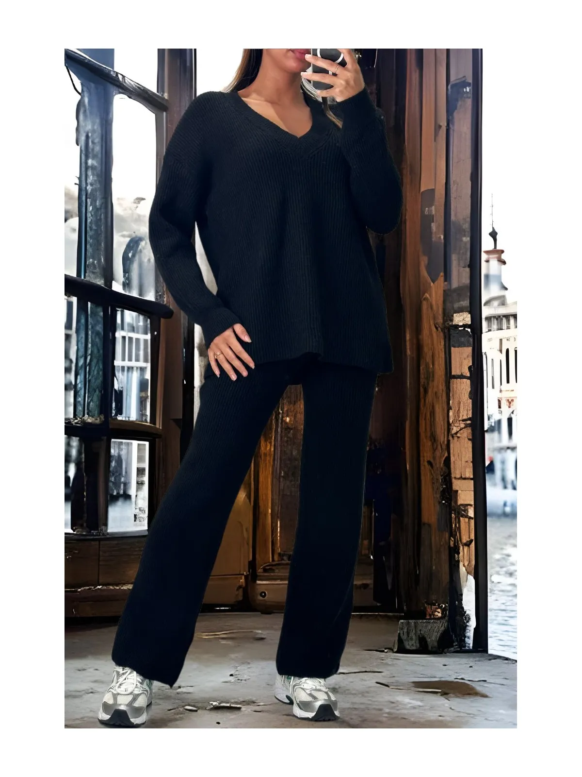 Ensemble noir pull col V et pantalon palazzo en maille épais extensible 