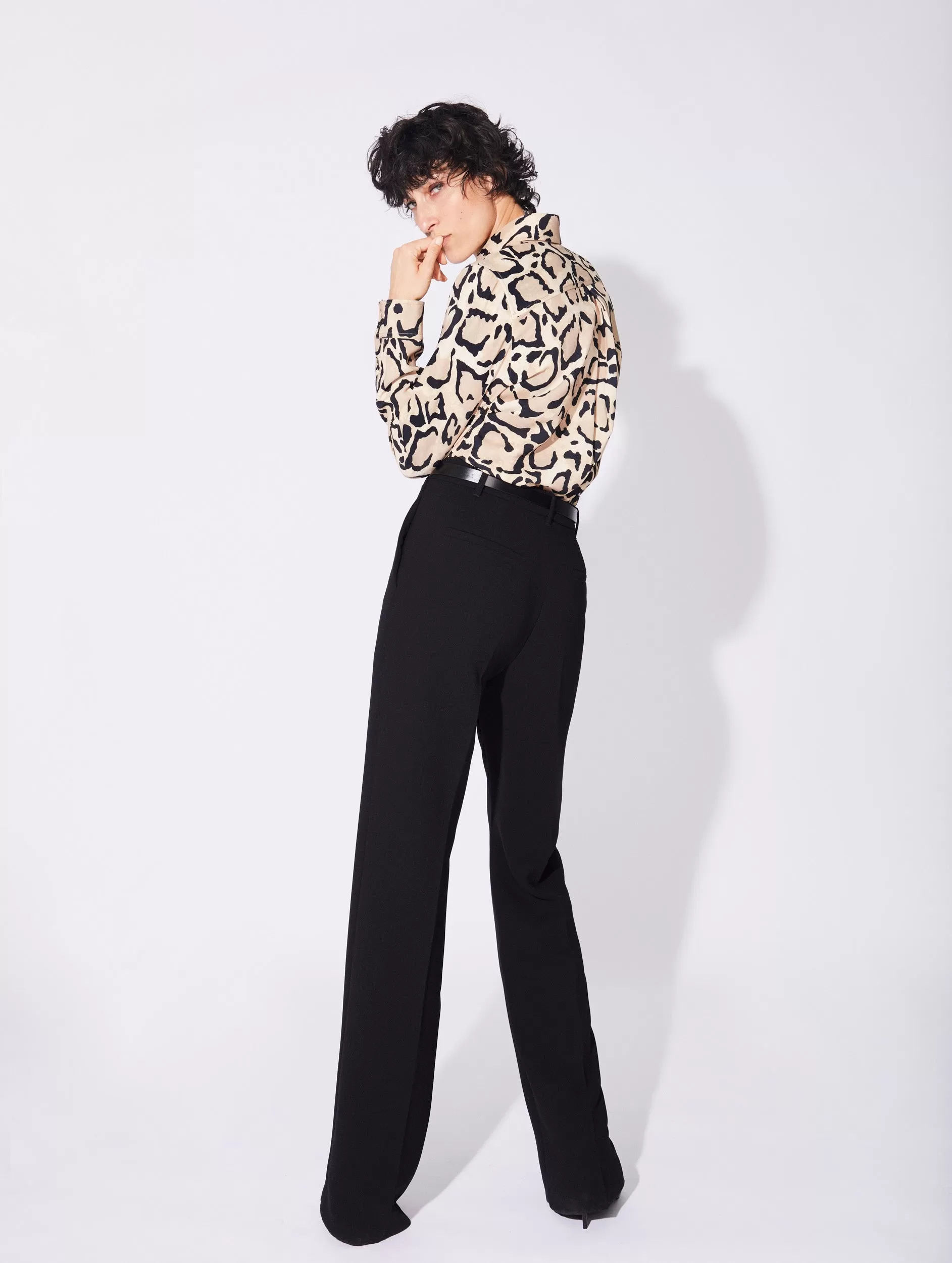 Pantalon coupe flare taille haute en crêpe noir