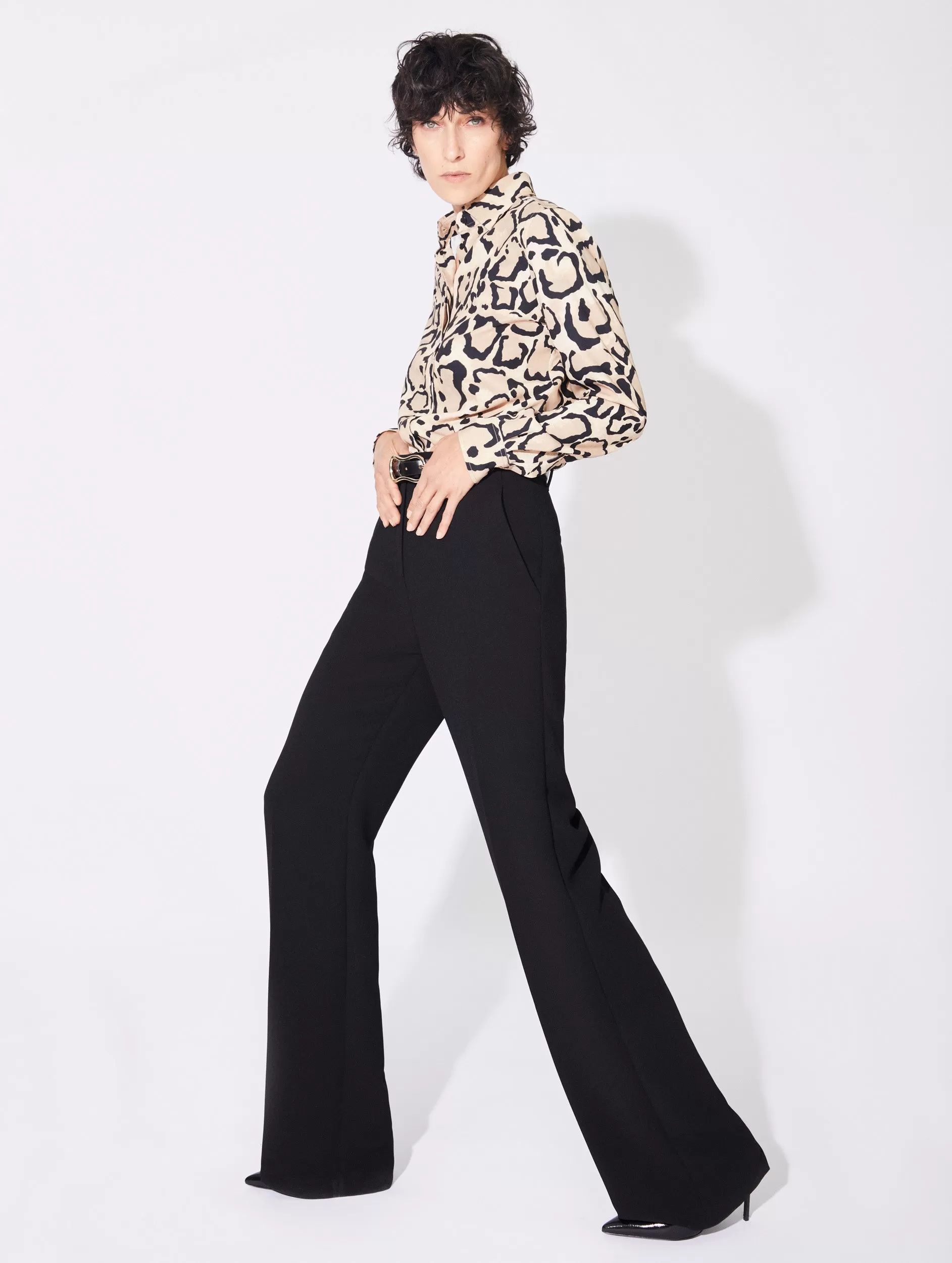 Pantalon coupe flare taille haute en crêpe noir