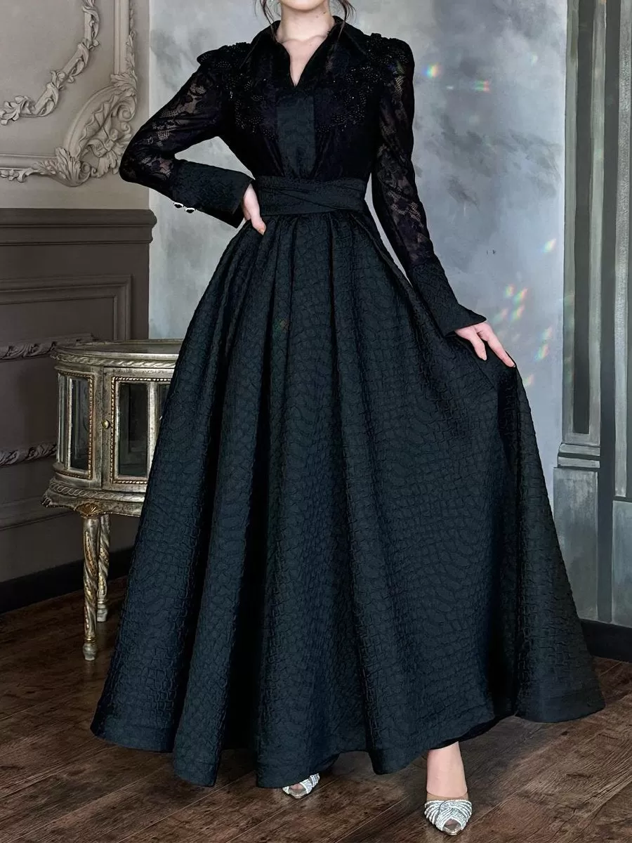 Perla - Robe maxi en dentelle et patchwork ornée de perles