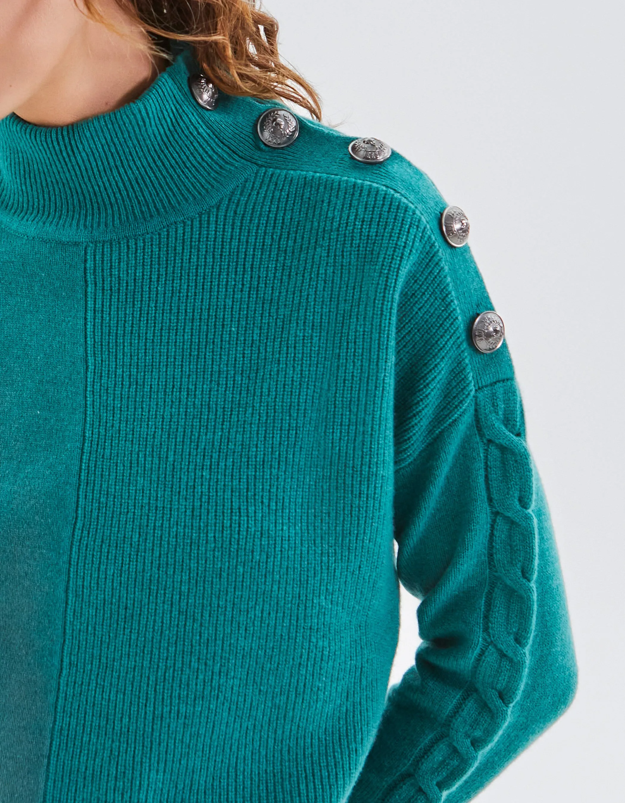 Pull amazonite tricot boutons gravés sur l'épaule Femme