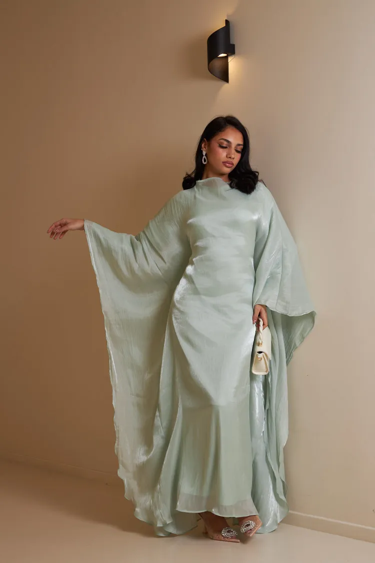 Robe 2 pièces sous-robe + voile à enfiler satiné vert