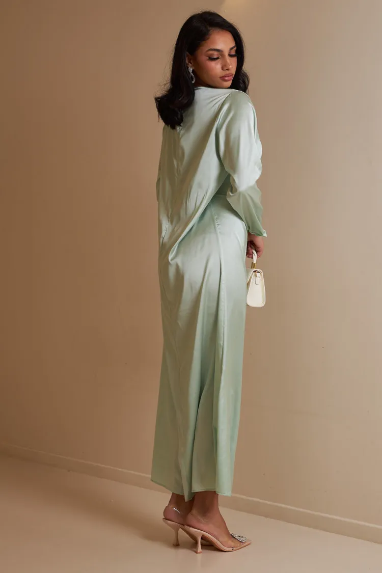 Robe 2 pièces sous-robe + voile à enfiler satiné vert