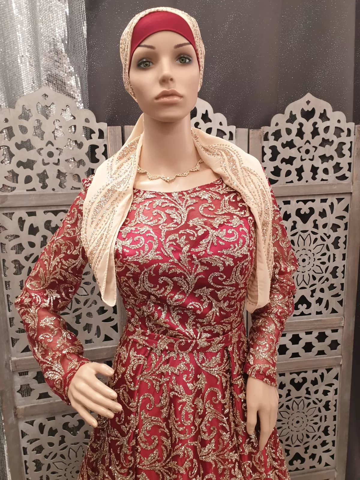 Robe de soirée Najah pailletée Dorée Rouge - Tendance Hijab